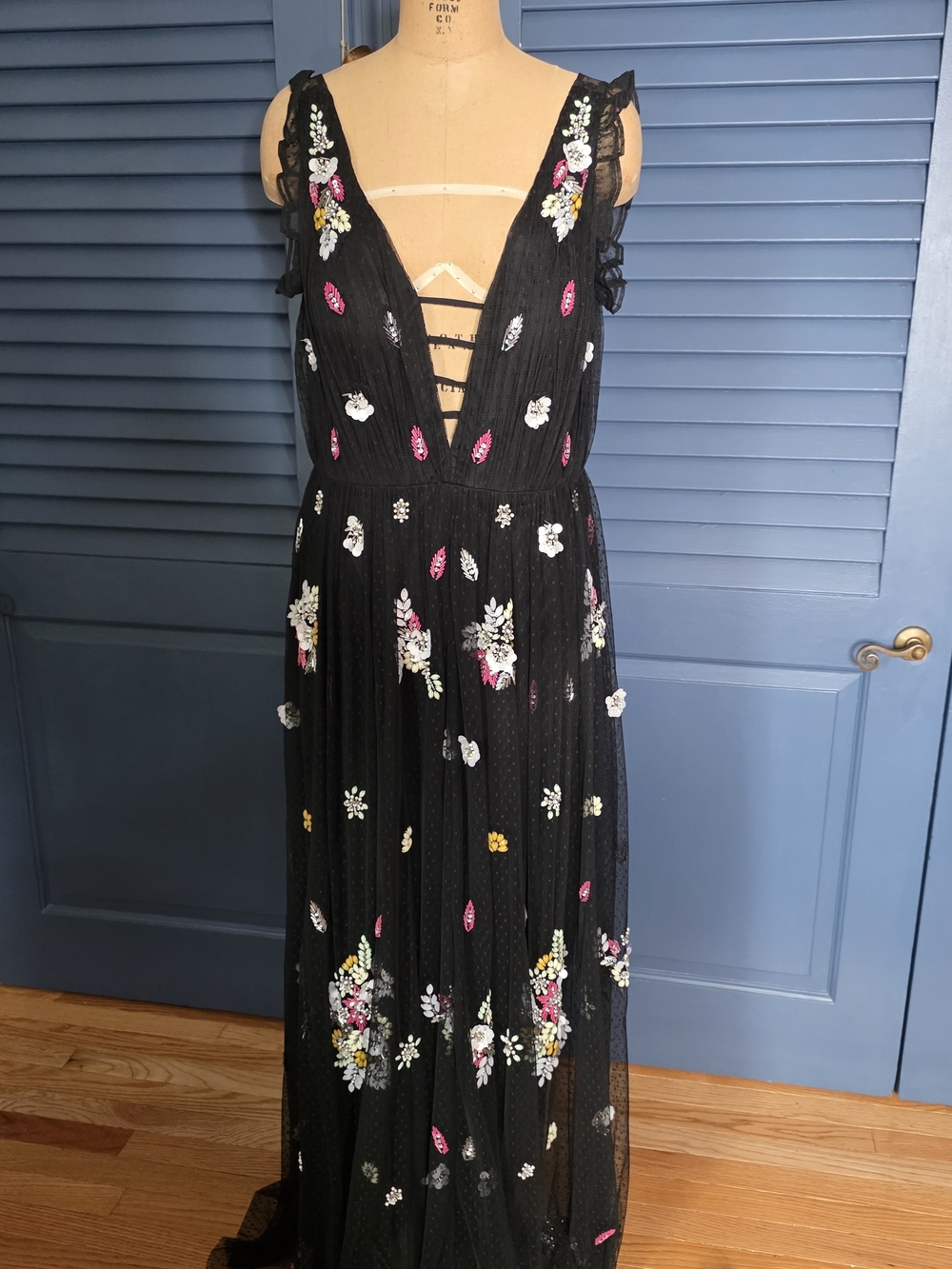 NWT Jovani 44057A Black Floral Embroidered Mesh Deep V Gown Size 14